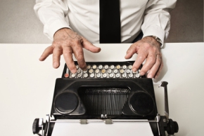 Texter erstellt getextete Texte Texter schreibt Text auf Tastatur