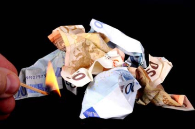 Ein guter Werbetexter ist die Website-Kosten wert Geld verbrennen bei den Websitekosten