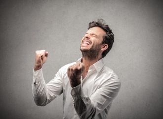 Ein gut gemachter Internetauftritt macht Freude Erfolgreicher Marketing Manager ist erfreut